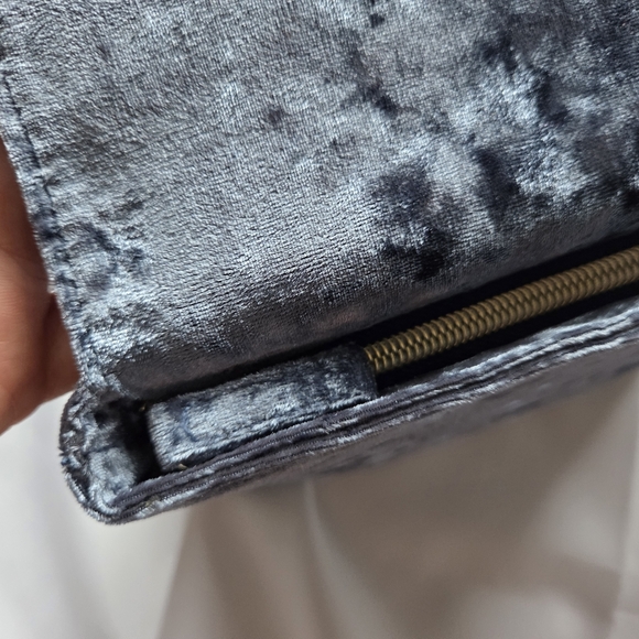Chic Velvet Clutch Cosmetic Purse in Grey Blue Cle de peau beaute - Picture 9 of 13